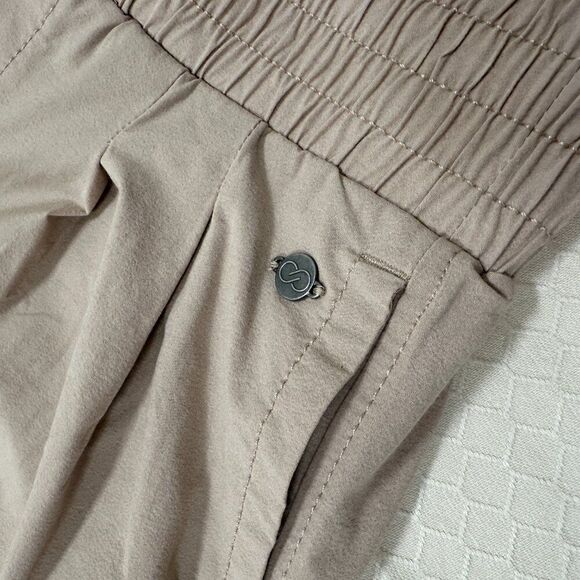 CALIA by Carrie Underwood Women’s Shorts | Size S 4" Inseam - Picture 5 of 6